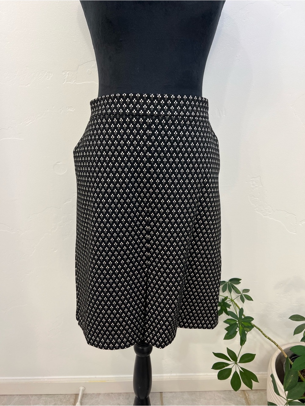 Banana Republic Black and White Printed A-Line Skirt